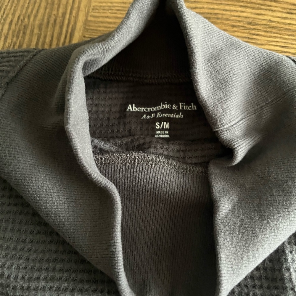 Abercrombie mock neck crop wide sweater